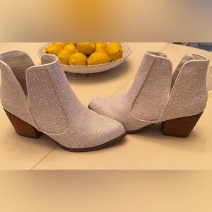 Size 8 white booties